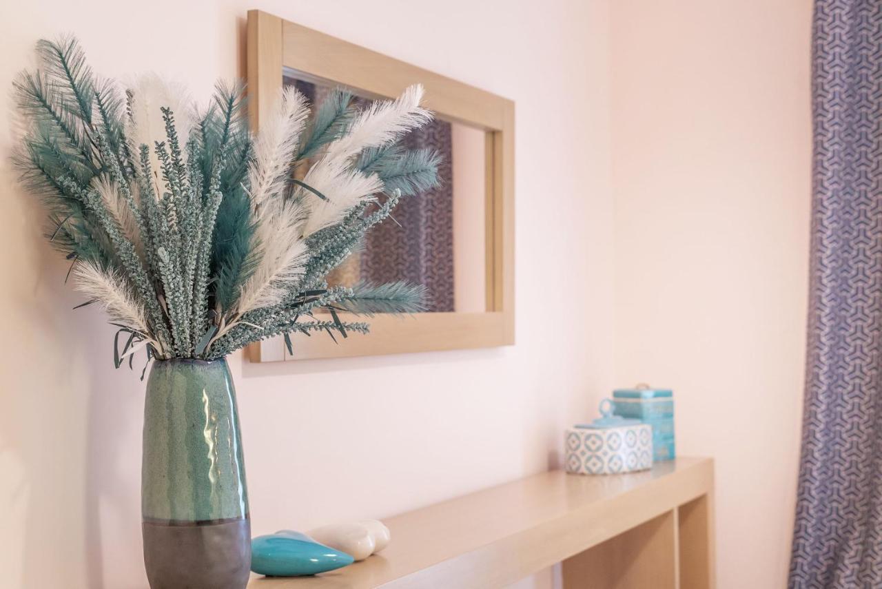 Niver Luxury Suites Lefkada City Екстер'єр фото