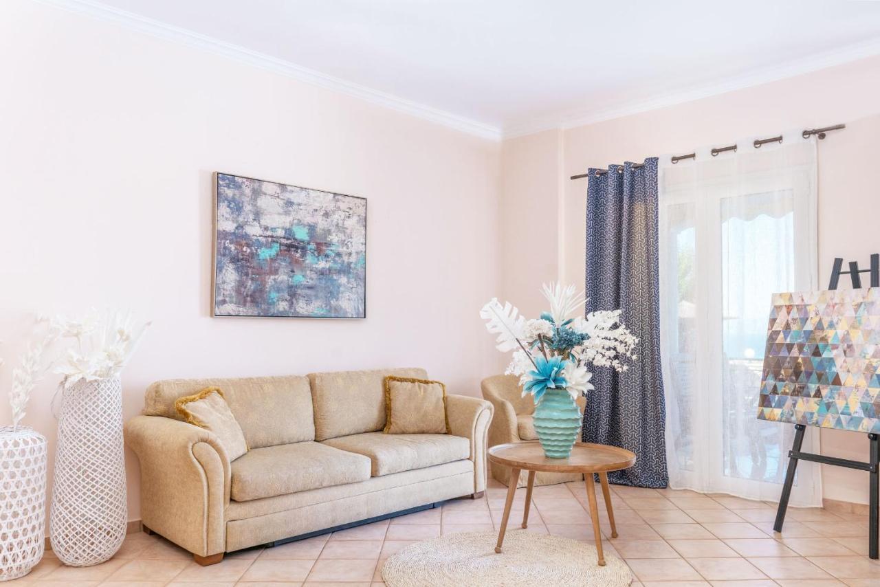 Niver Luxury Suites Lefkada City Екстер'єр фото