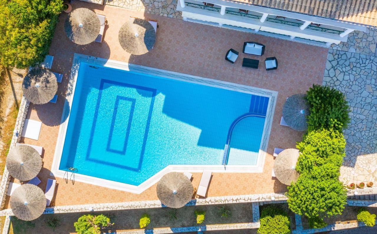 Niver Luxury Suites Lefkada City Екстер'єр фото
