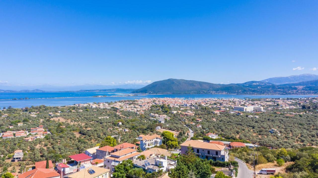 Niver Luxury Suites Lefkada City Екстер'єр фото